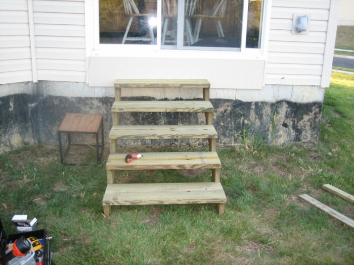 Main part of stairs finished, only the supports left to go!