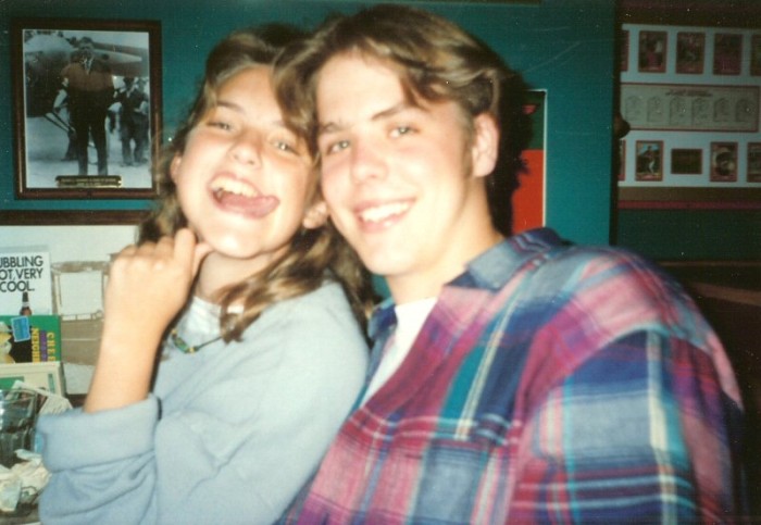 Jolee and Sean at applesbees i think